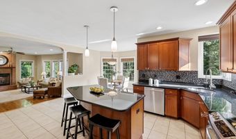 22 Elizabeth Way, Bedford, NH 03110