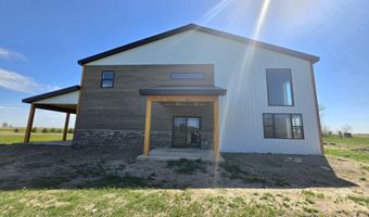 38515 129th St, Aberdeen, SD 57401