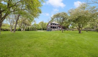 56 Summerfield Ln, Middletown, RI 02842