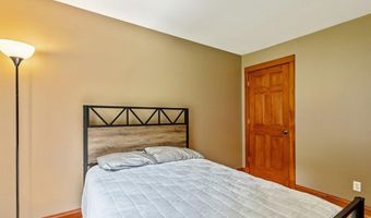 216 Wood Ln, Alburgh, VT 05440