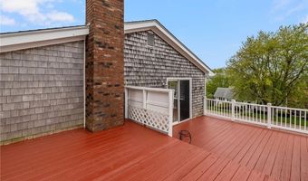 23 Algonquin Dr, Middletown, RI 02842