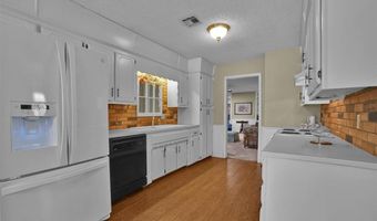 801 Cambridge Dr, Altus, OK 73521