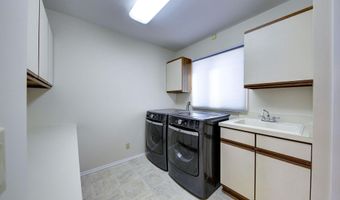 3682 Tanglewood Ct, Ann Arbor, MI 48105