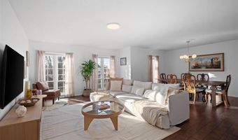 917 Claytonbrook Dr 3, Ballwin, MO 63011