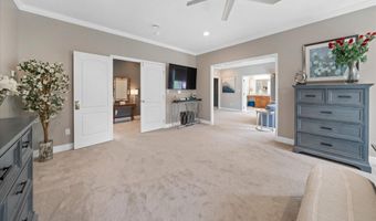33 WATERTON Dr, Bear, DE 19701