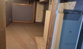 101 W Givens St, Abingdon, IL 61410