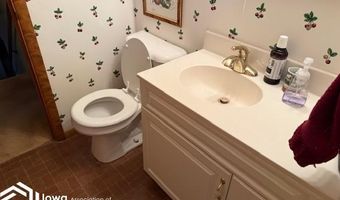 120 S Roan St, Algona, IA 50511