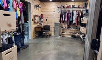 90 Mitchell Rd, Batesville, AR 72501