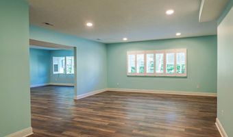 372 Foxboro Dr, Avon, IN 46123