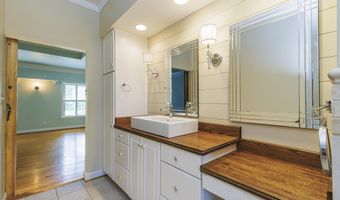 2110 Dena Dr, Anderson, IN 46017