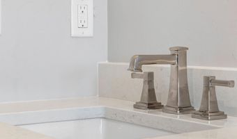 266 E SWEETWATER Way, Appleton, WI 54913