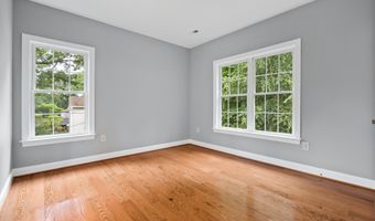 7119 BARRY Rd, Alexandria, VA 22315