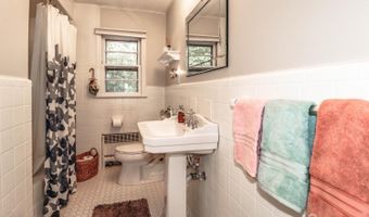 82 Kempson Pl, Metuchen, NJ 08840