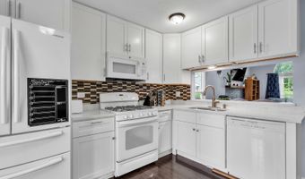 1911 Ozark Pkwy, Algonquin, IL 60102