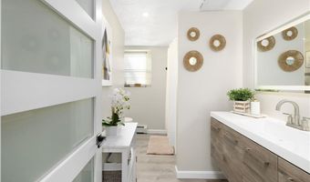 54 Salem Ave, Cranston, RI 02920