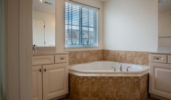 42243 CANARY GRASS Sq, Aldie, VA 20105