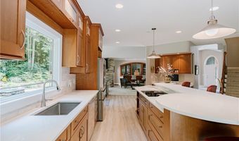 2816 Remington Pt, Aurora, OH 44202