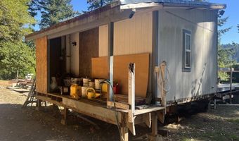 17301 Canyon Dr, Brookings, OR 97415