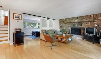 5 Van Gogh Ln, Airmont, NY 10901