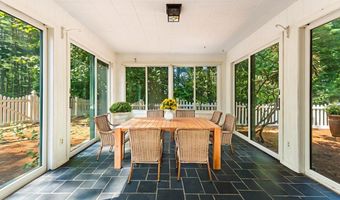 60 Boulder Dr, Auburn, ME 04210