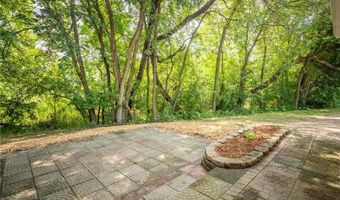 1004 Thomas Dr NE, Alexandria, MN 56308