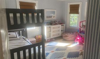 27 Mann Ave, Newport, RI 02840