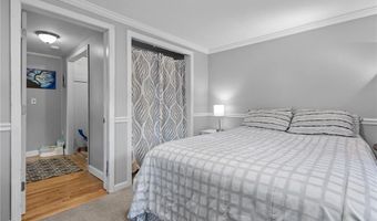 82 Vera St, Warwick, RI 02886