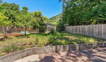 210 W FRANKLIN St, Bingen, WA 98605
