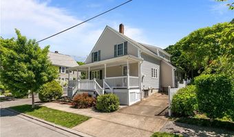 30 First School St, Bristol, RI 02809