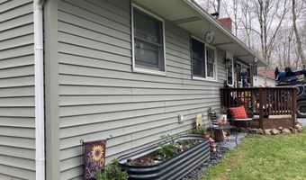 13 Pinetree Rd, Albrightsville, PA 18210