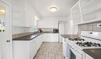1465 3RD St, Astoria, OR 97103