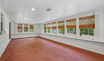 222 LAKEVIEW Dr, Auburndale, FL 33823