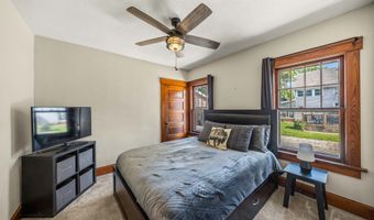 425 N 9th St, Adel, IA 50003