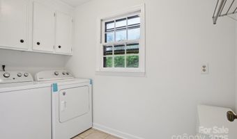 10016 Whitethorn Dr, Charlotte, NC 28277