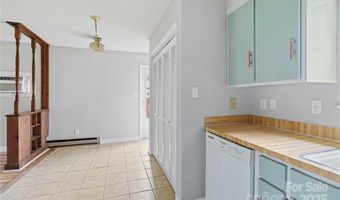 8428 Clear Meadow Ln, Charlotte, NC 28227