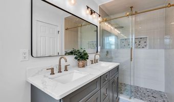 20 Hannah Lee Rd, Barnegat, NJ 08005