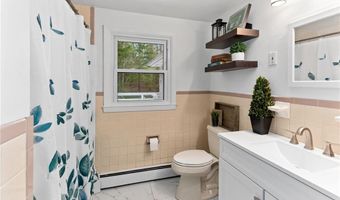 352 Lafayette Rd, North Kingstown, RI 02852