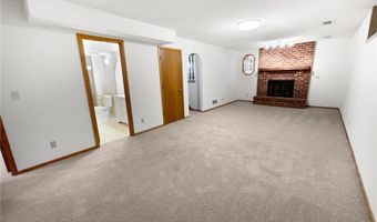 1531 Briarknoll Cir, Arden Hills, MN 55112