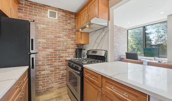 4390 LORCOM Ln #402, Arlington, VA 22207