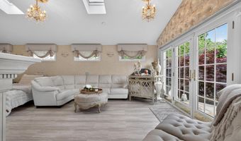 103 E 25TH St, Bayonne, NJ 07002