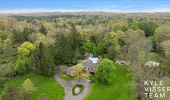 1585 River Oaks Dr SE, Ada, MI 49301