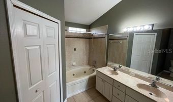 6818 CAMBRIDGE PARK Dr, Apollo Beach, FL 33572