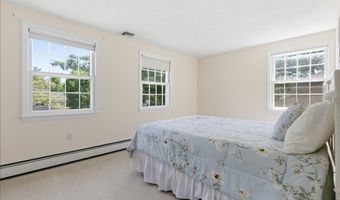 27 Kennel Hill Dr, Beverly, MA 01915