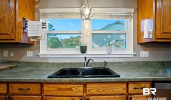 13545 Lyons Ave, Bayou La Batre, AL 36509