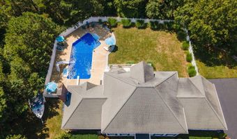 29 Weatherdeck Dr, Bourne, MA 02532