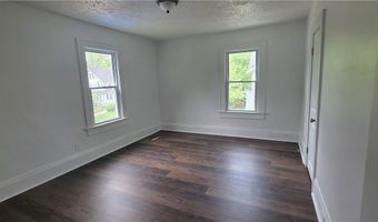 804 Work Dr, Akron, OH 44320