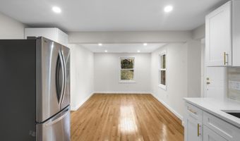 117 W Chippen Hill Rd, Burlington, CT 06013