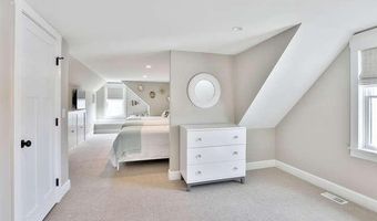 45 Strickland St, Bay Head, NJ 08742