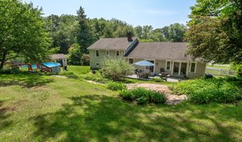 31 Wildwood Dr, Branford, CT 06405