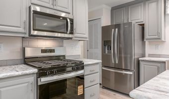 3 Alison Cir, Hampton, NH 03842